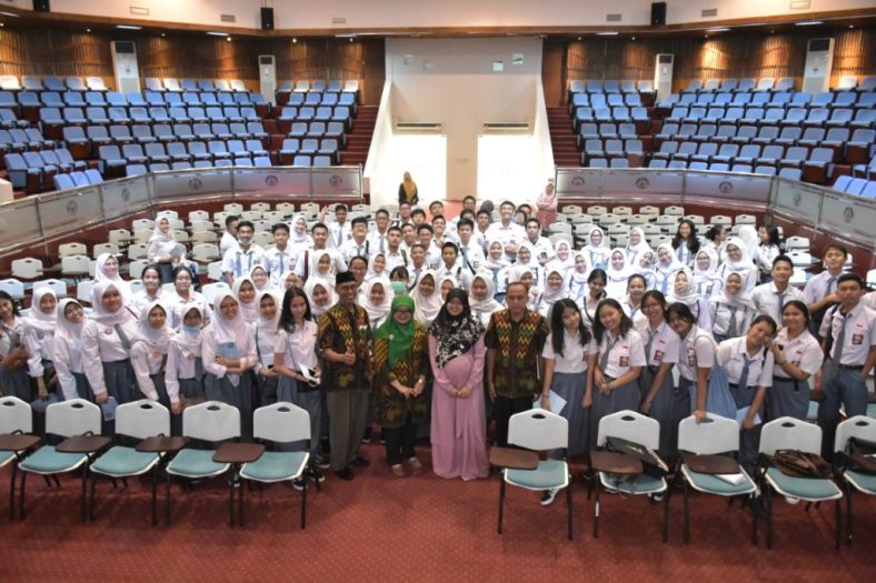 nilai rata-rata masuk SMA Negeri di Jakarta Timur